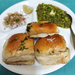 A picture of Green Paubhaji / Seasonal Hariyali Pau Bhaji.