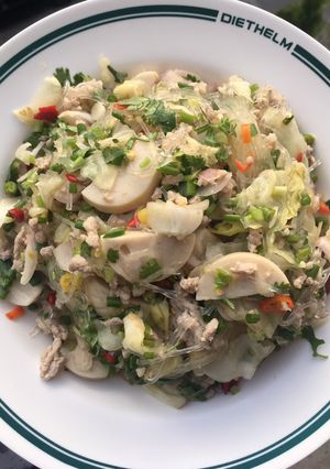 รูปของ ยำวุ้นเส้นหมูยอ