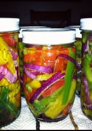A picture of Irvixen's Pickled Bell Peppers.