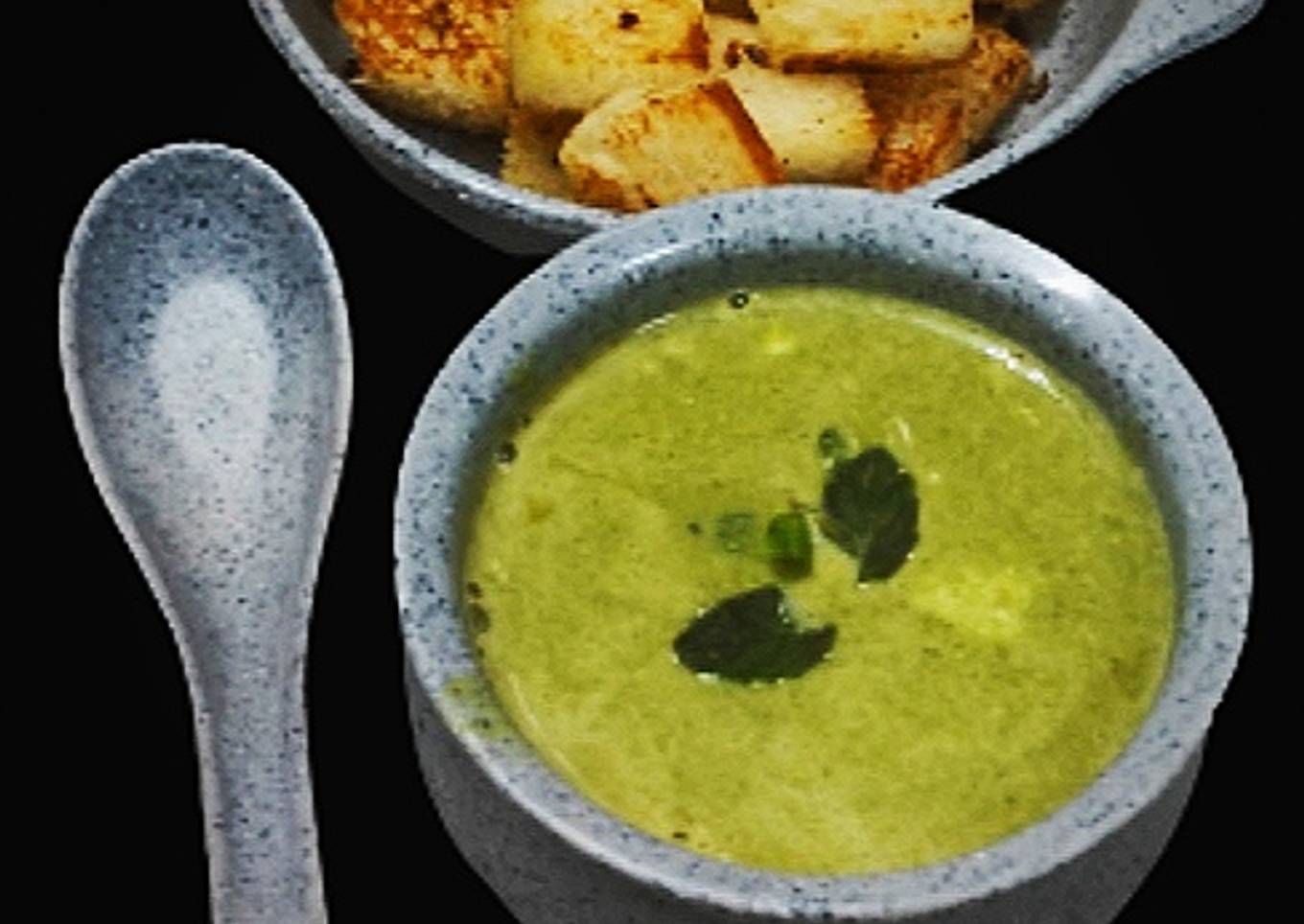Cucumber and Spinach creamy soup