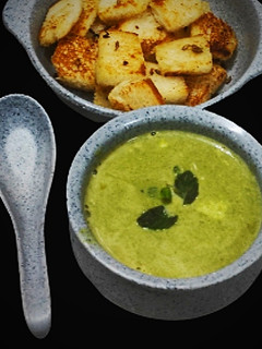 A picture of Cucumber and Spinach creamy soup.