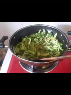 A picture of Garlic Brocolli.