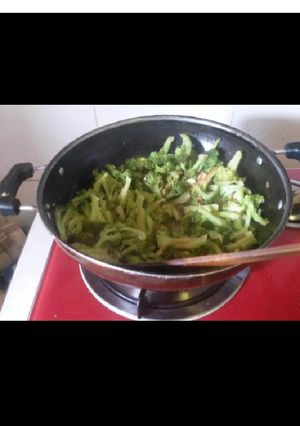 A picture of Garlic Brocolli.