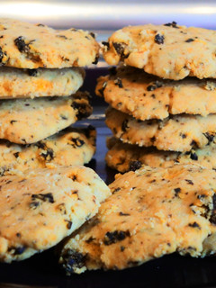 Una foto de Galletas de tomate seco y parmesano