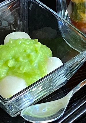 A picture of Japanese Zunda (Edamame) Mochi.