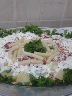 صورة لوصفة طريقة عمل سلطة الخضار والبقول مع صوص الزبادي