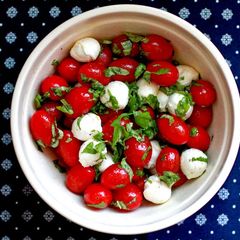 A picture of Caprese Salad.