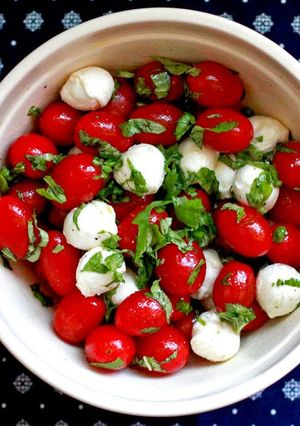 A picture of Caprese Salad.