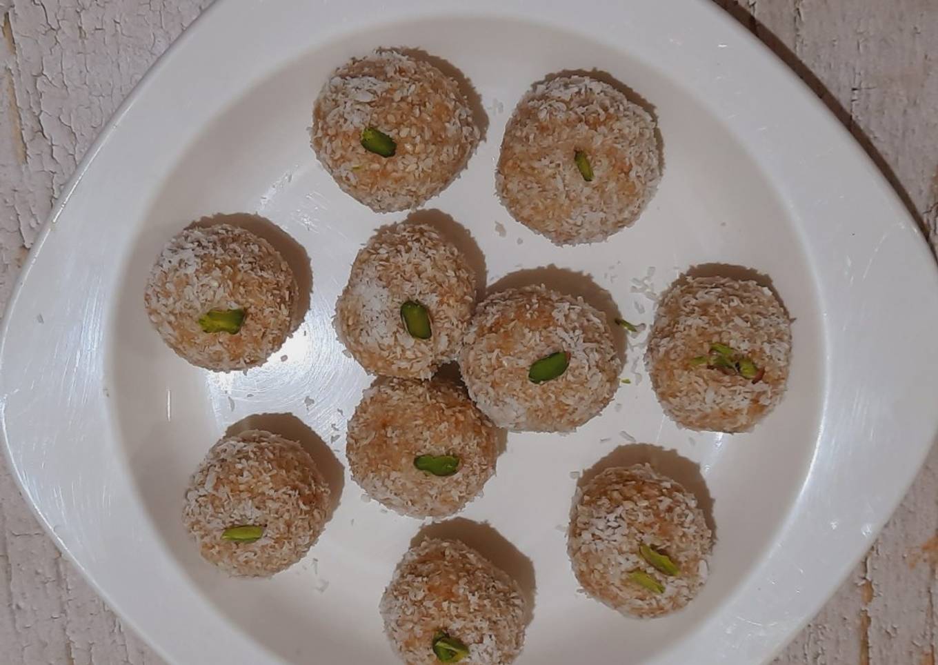 Nariyal-Till Laddu