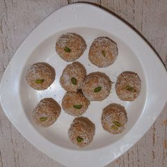 A picture of Nariyal-Till Laddu.