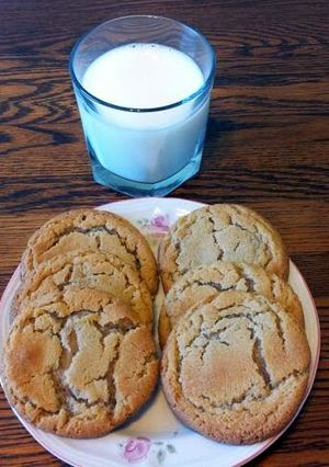 A picture of Nicole's Delicious Peanut Butter Cookies.