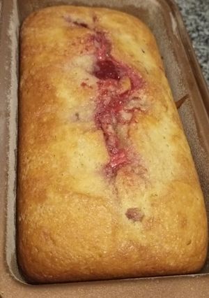 Una foto de Budín de Frutillas 🍓🍓🍓