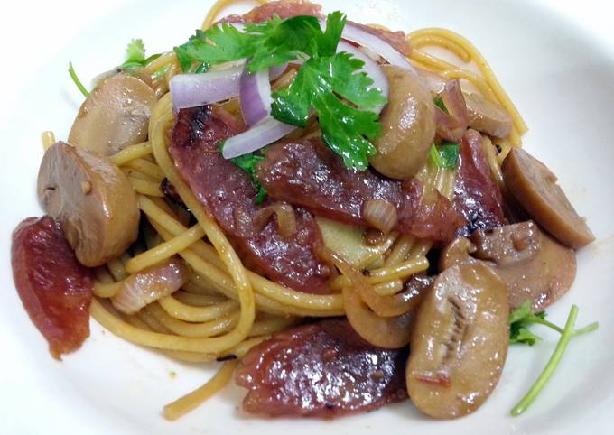 Spaghetti With Chinese Sausages And Mushroom