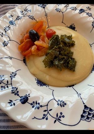 Foto di Fave, cavolo verde, pomodori e cipolle