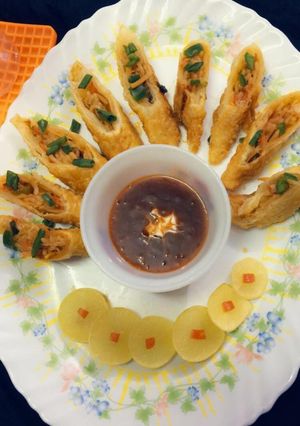 A picture of Cheesy spring rolls.