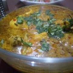A picture of Dahi chicken masala.