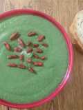 Velouté vegan aux pois chiches et à la spiruline