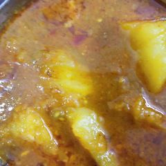 A picture of Aloo bangan.