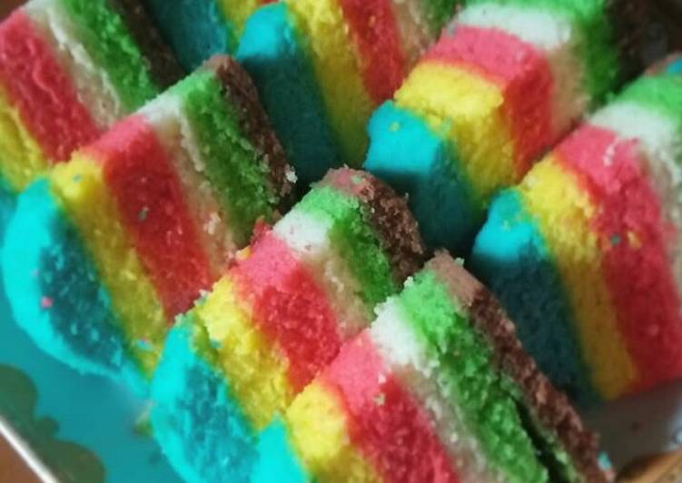 Resep Bolu Pelangi Warna Warni yang Menggugah Selera