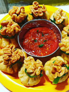 इंडो चाइनीज़ पोटली समोसा (Indo -chinese Potli Samosa reicpe in Hindi) रेसिपी मुख्य फोटो