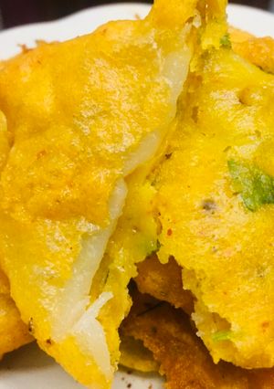 A picture of Aloo ki Pakodi.