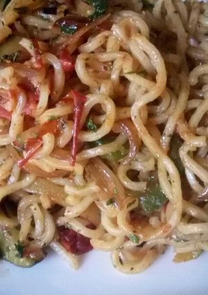 A picture of Fried spicy noodles.