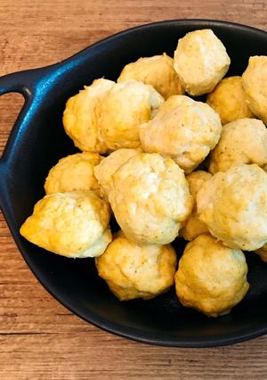 Une photo de Boulettes de poulet épicées au four