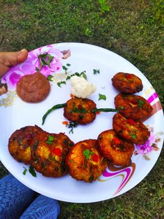 फूल गोभी के बरे(Phool gobhi ke bare recipe in Hindi) रेसिपी मुख्य फोटो