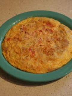 Una foto de Tortilla completa con atún
