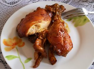 Una foto de Pollo a la barbiquiu
