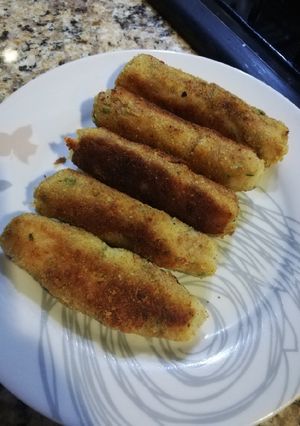Una foto de Palitos de papa rellenos de panela
