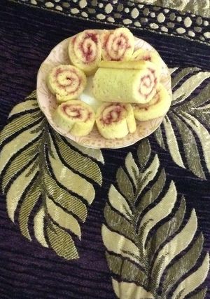 A picture of Delicious cake roll.