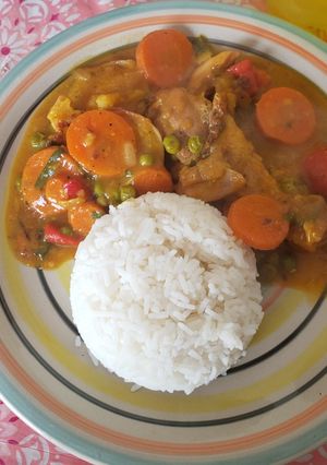Una foto de Fricasé de pollo🔥🔥
