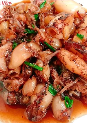 Hình của món Mực sữa rim nước mắm.