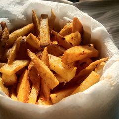 A picture of Fries.