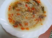 Una foto de sopa de pimiento morrón
