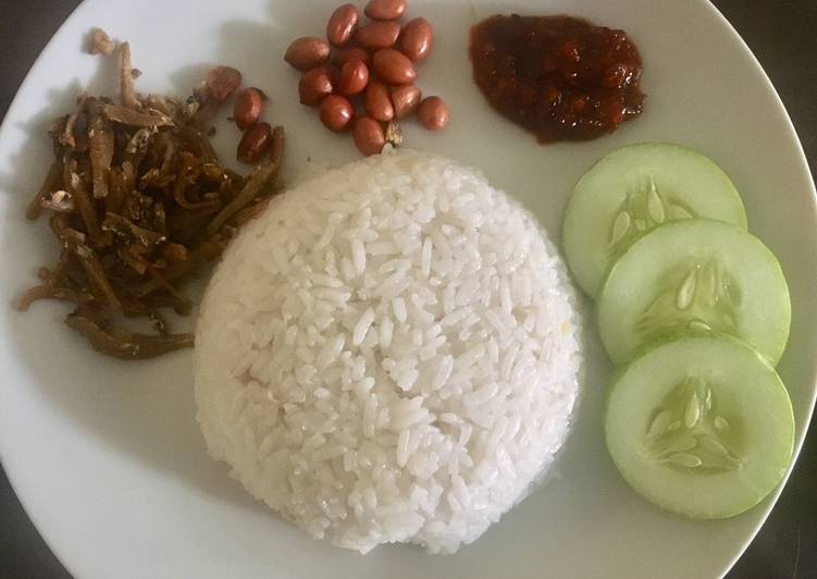 Cara Termudah Menyiapkan Nasi Lemak Rice Cooker Enak Banget