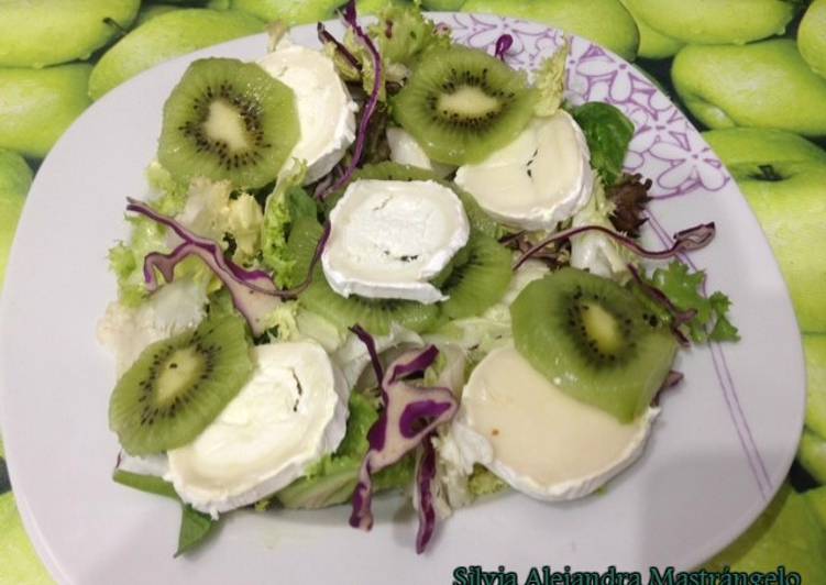 Ensalada cabra y kiwi