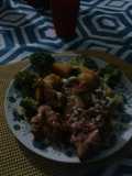 Yuca al mojo con pollo