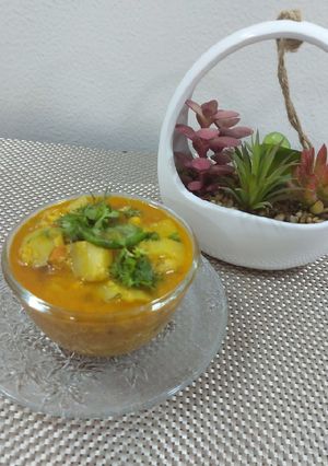 A picture of Bottle gourd with chana dal.