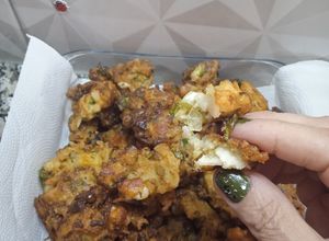 Una foto de Buñuelos de Arroz y Lechuga
