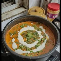 A picture of Butter chicken.