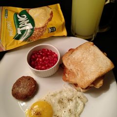 A picture of Breakfast platter.
