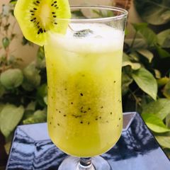 A picture of Kiwi Soda.
