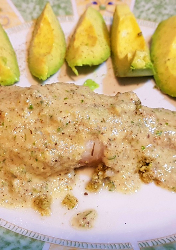Una foto de Rape en papillote con salsa de nueces