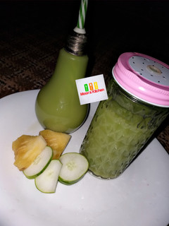 A picture of Hello green.