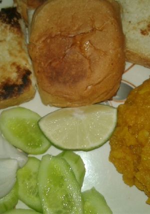 A picture of Pav bhaji.