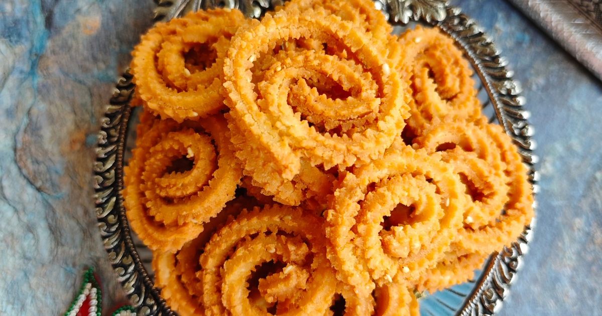Chakri Crispy Festive Snack Recipe by Deepa Rupani - Cookpad