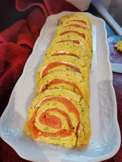 Une photo de Roulé de courgette au saumon fumé