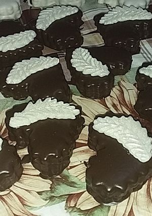 صورة لوصفة قلوب الشكولاطة البيضاء والسوداء